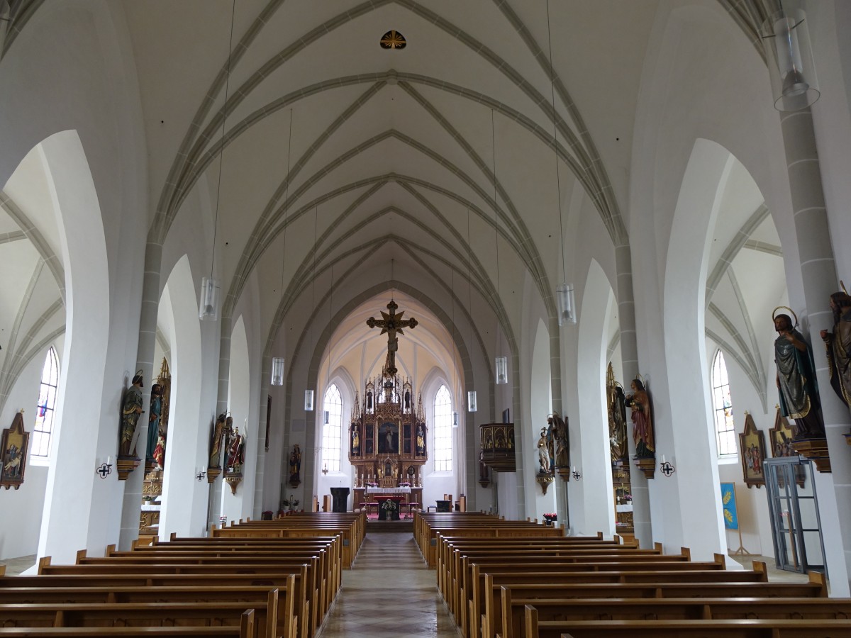 Schnberg, Mittelschiff der Stadtpfarrkirche St. Margaretha (24.05.2015)