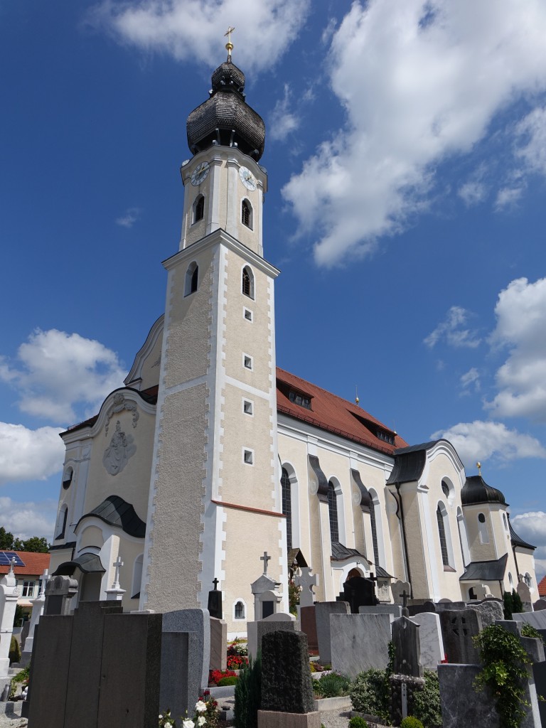 Schnberg, St. Michael Kirche, neubarocke Saalkirche, erbaut von 1912 bis 1915 durch 
Josef Elsner (15.08.2015)