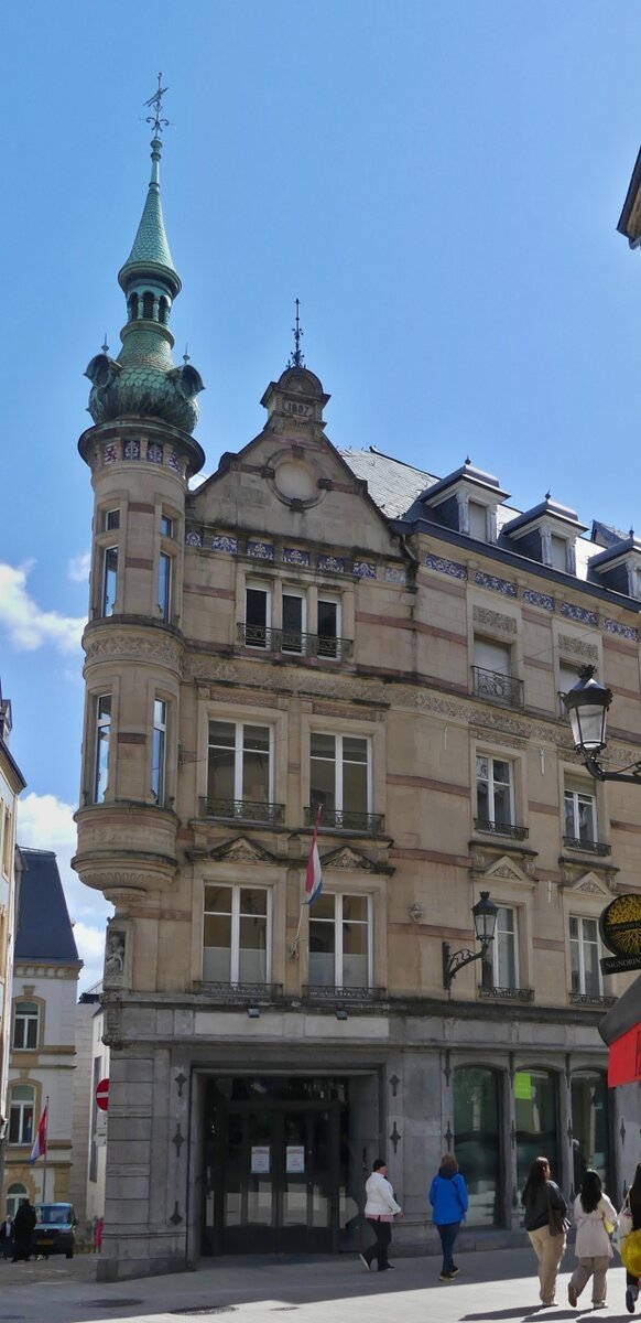 Schne Eckfassade am Ende der Grouss Gaas (Grand Rue) in der Stadt Luxemburg. 04.2024