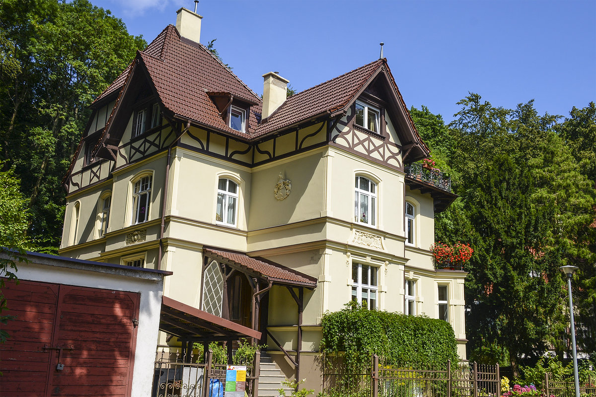 Schne Villa aus der deutschen Grnderzeit im Danziger Ortsteil Langfuhr (Wrzeszcz). Aufnahme: 14. August 2019.