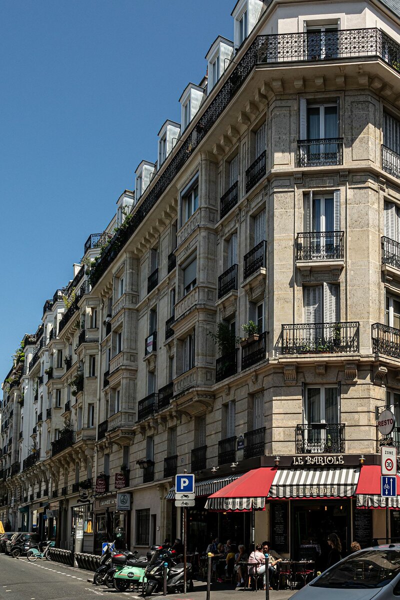 Schne Wohnhuser in Paris. Foto: Mai, 2023.