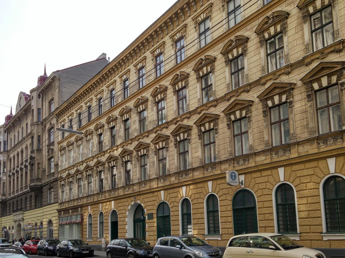 Schne Wohnhuser in der Weyringergasse, Wien, fotografiert am 23.09.2017.