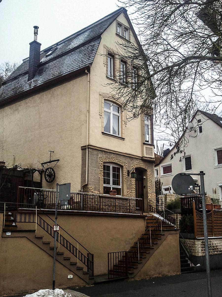 Schnes Hausfront in Idar-Oberstein, aufgenommen am 29.01.2013