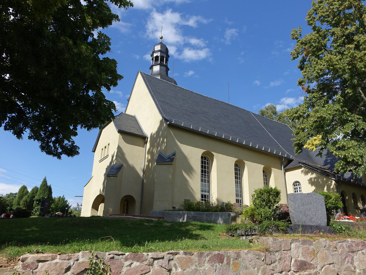 Schnfels, evangelische St. Martin Kirche, erbaut von 1625 bis 1628 (12.08.2023)