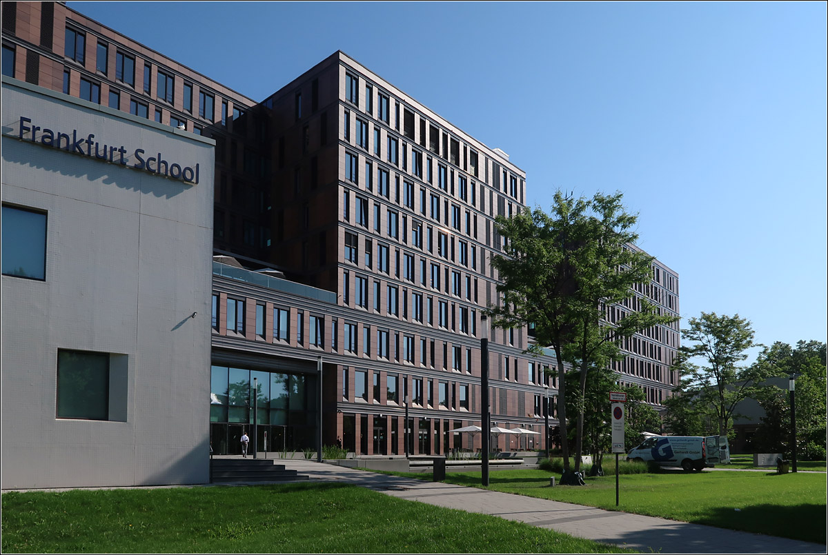 School of Finance and Management - 

... in Frankfurt am Main. Fertigstellung: 2017, Architekten: Henning Larsen (Kopenhagen, Mnchen)

21.07.2021 (M)