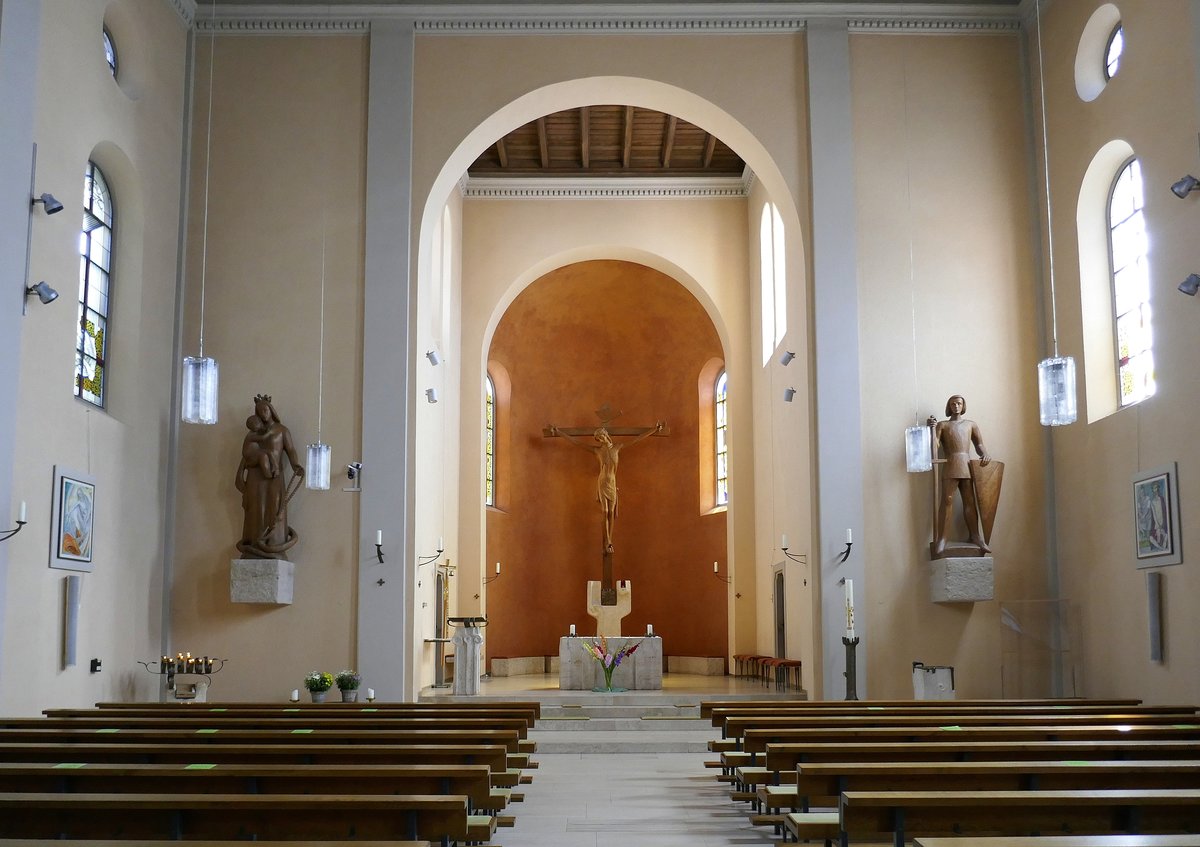 Schopfheim, Blick zum Altar in der katholischen Pfarrkirche, Juli 2020