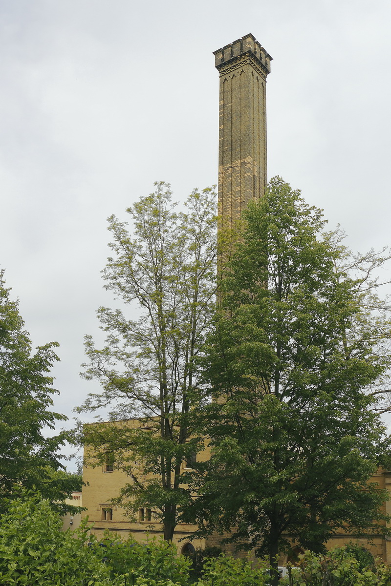 Schornstein der Meierei in Potsdam an der  Gasthausbrauerei am Ufer des Jungfernsees an der nrdlichsten Spitze des Neuen Gartens in Potsdam, gesehen am 15. Mai 2019.