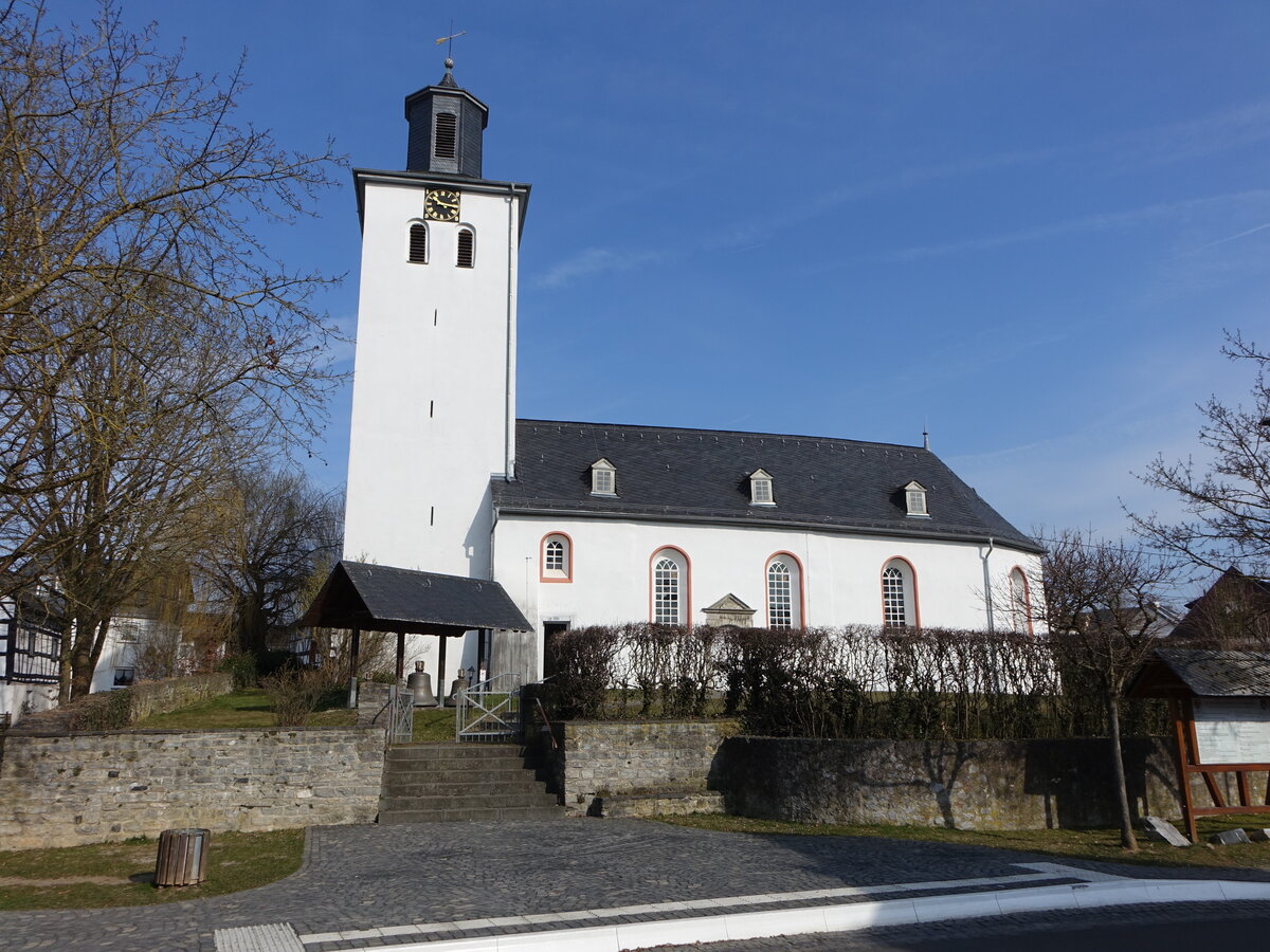 Schupbach, evangelische Kirche, Wehrturm aus dem 11. Jahrhundert, Kirchenschiff 1696 verlngert (13.03.2022)