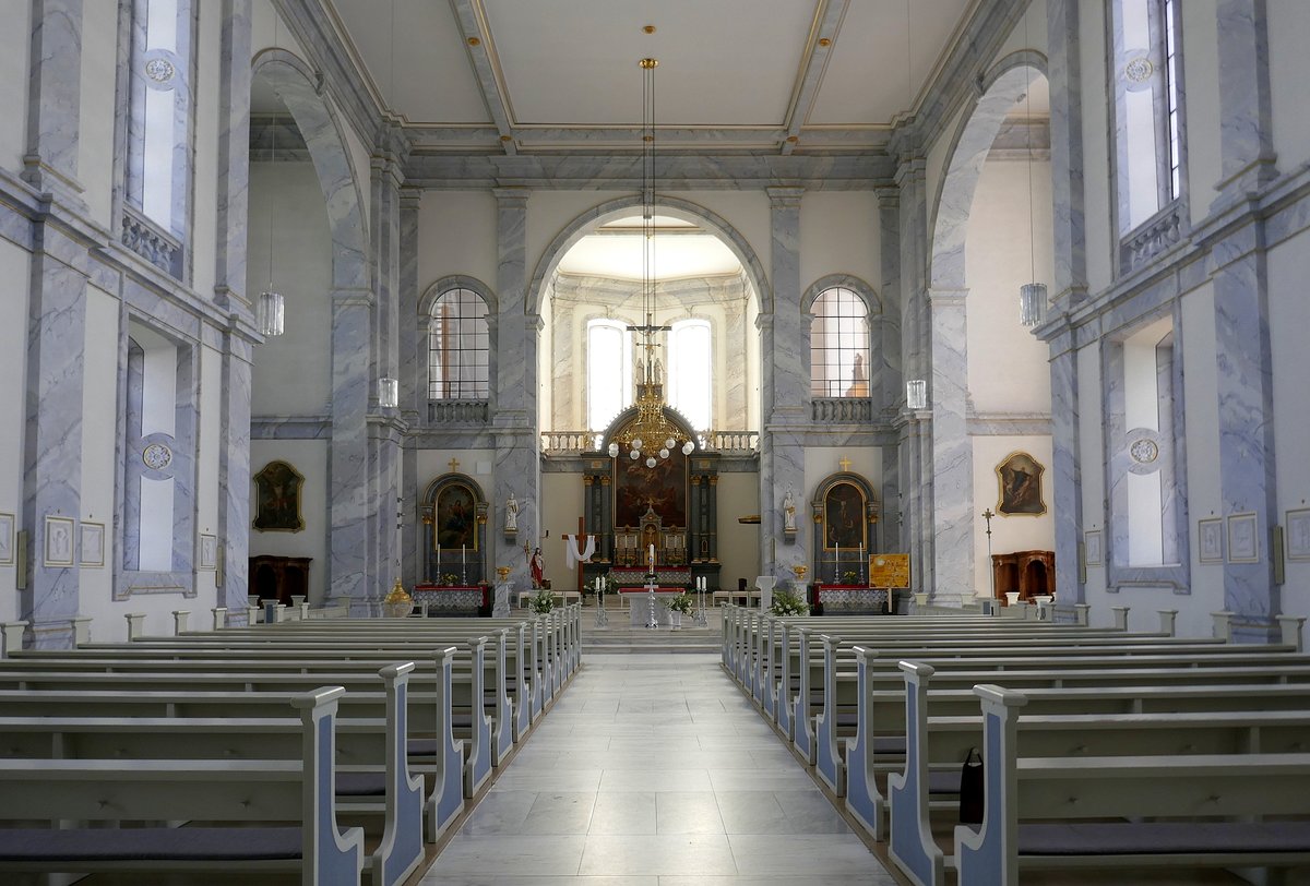 Schuttern, Blick zum Altar in der kath.Pfarrkirche, April 2020