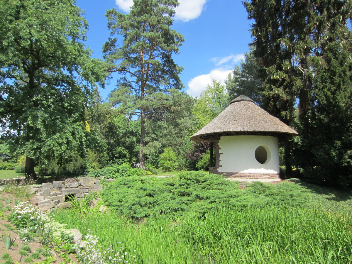 Schutzhtte im Kurpark von Bad Pyrmont am 07.08.2022