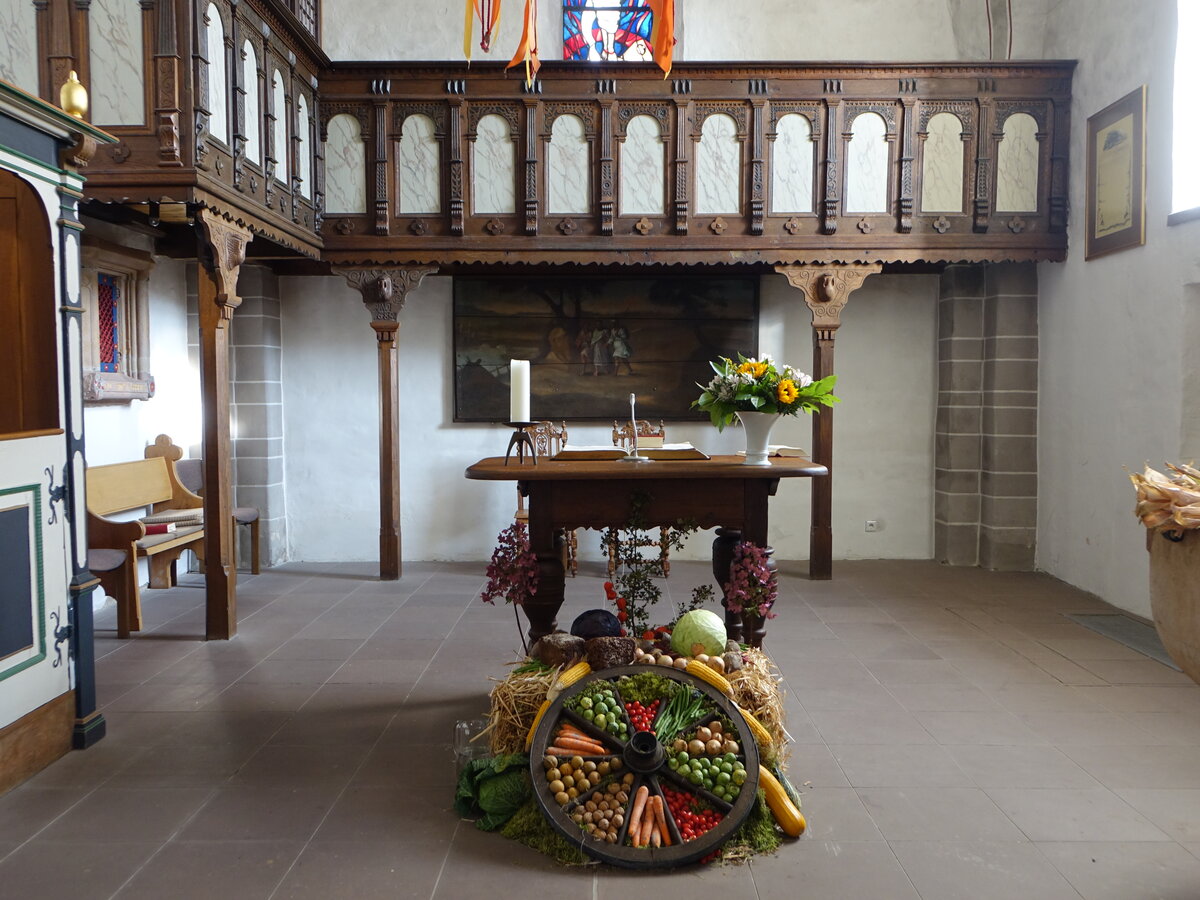 Schwalenberg, Erntedankaltar in der Ev. St. Johannes Kirche (05.10.2021)