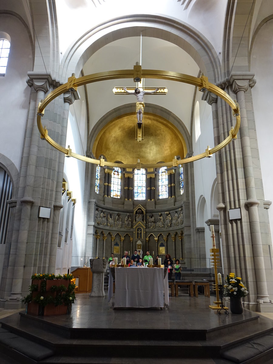 Schweinfurt, Altarbereich in der kath. Hl. Geist Kirche (28.05.2017)