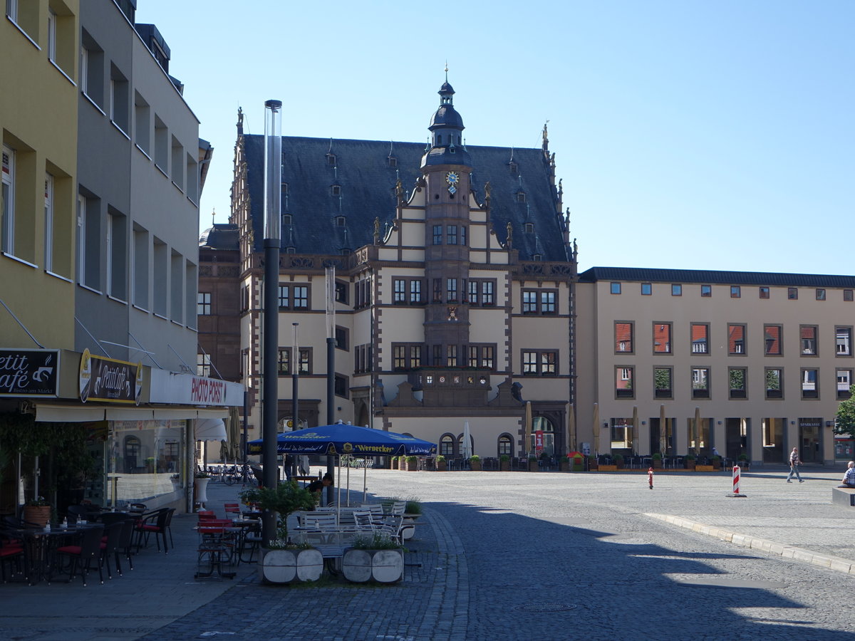 Schweinfurt, altes Rathaus am Marktplatz, dreigeschossige Renaissanceanlage mit Vorbauten, erbaut von 1570 bis 1572 (28.05.2017)