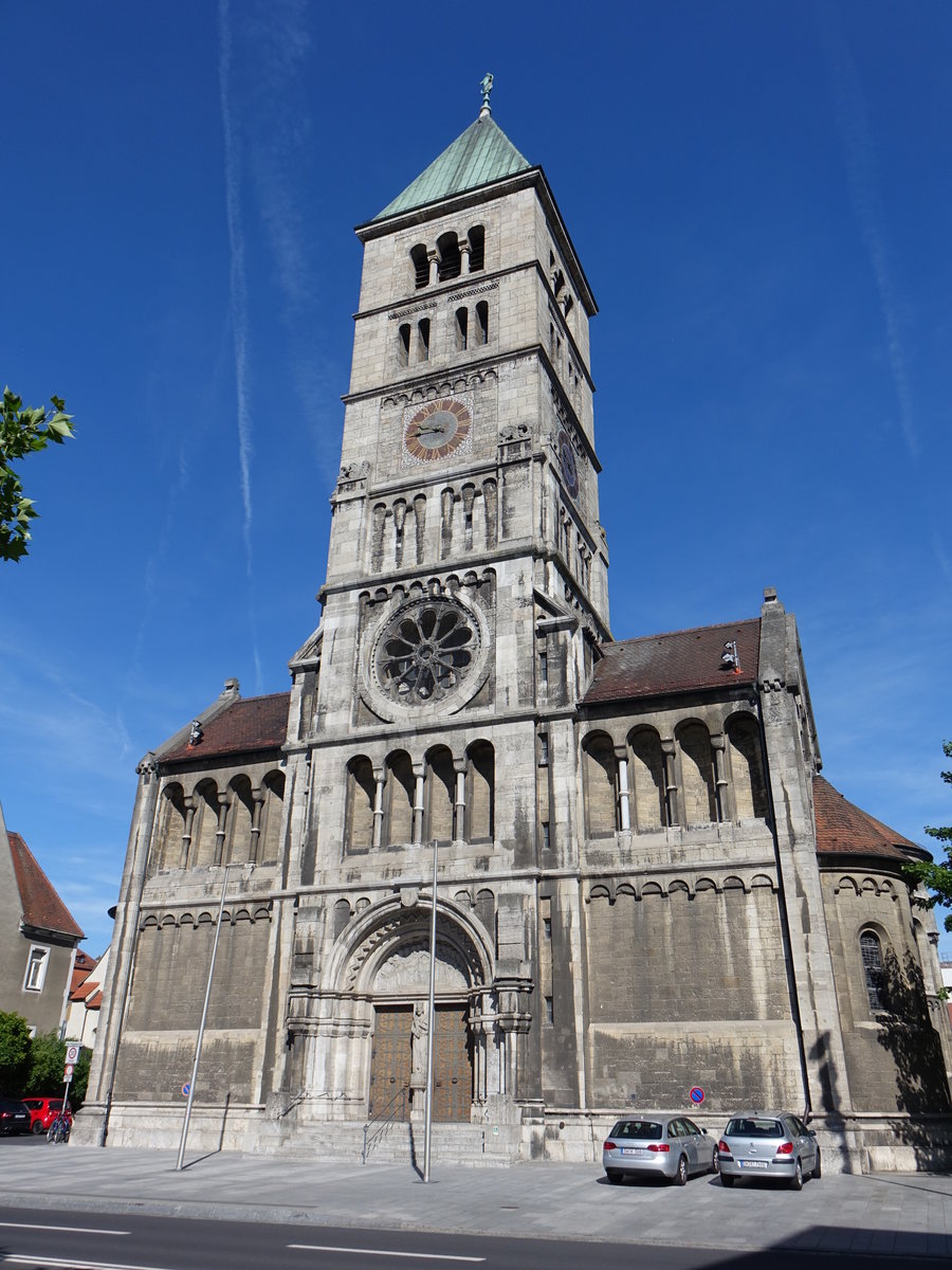 Schweinfurt, Katholische Pfarrkirche zum Heiligen Geist am Anton Niedermeier Platz, dreischiffige Basilika mit Vierungsturm, neuromanisch, erbaut von 1897 bis 1902 von Anton Leipold (28.05.2017)