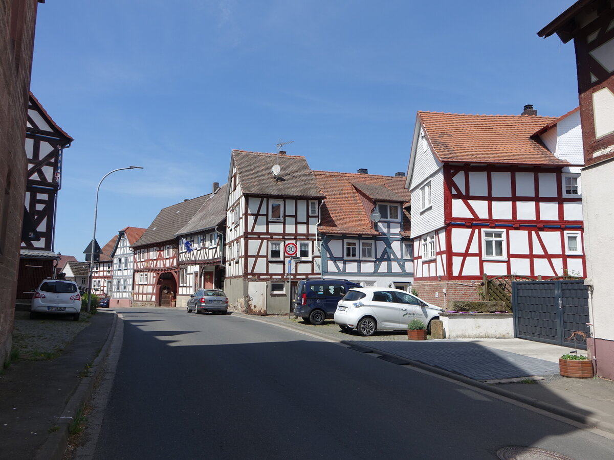 Schweinsberg, Fachwerkhäuser in der Neustadt Straße (15.05.2022)