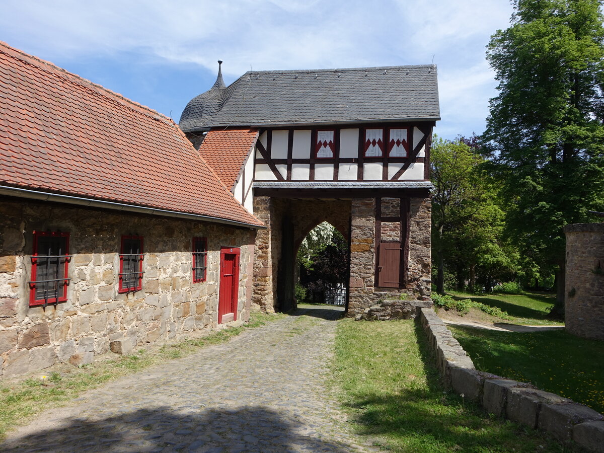 Schweinsberg, Torbau zur Vorburg der Burganlage (15.05.2022)