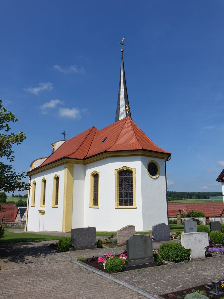 Schwemmelsbach, katholische Kuratiekirche St. Cyriakus, Saalkirche mit eingezogenem Polygonchor, erbaut 1738 (26.05.2018)