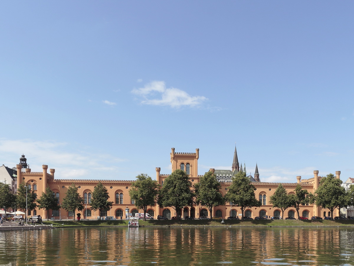 Schwerin das heutige Innenministerium von Mecklenburg-Vorpommern, gesehen am 03. August 2019 vom Pfaffenteich.