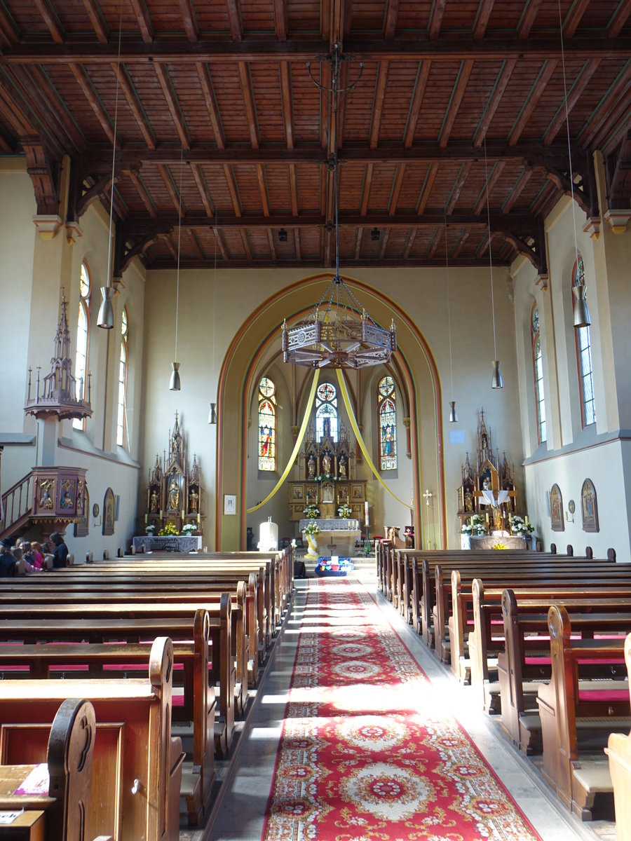 Schwrbitz, neugotischer Innenraum der Herz Jesu Kirche (07.04.2018)