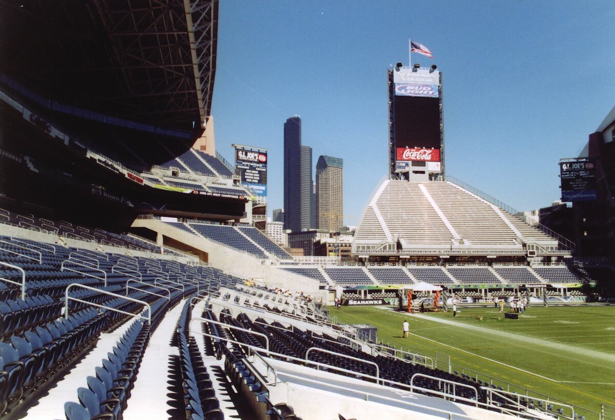 Seattle, Footballstadion Lumen Field der Seattle Seahawks, erbaut von 2000 bis 2002, Architekt Ellerbe Becket (07.03.2003)