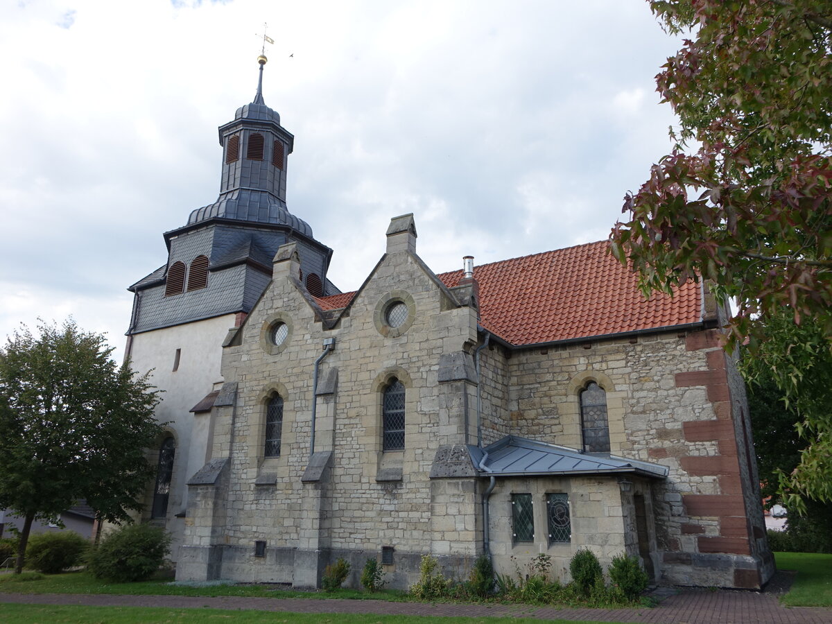 Sebexen, evangelische St. Martin Kirche, Kirchturm 15. Jahrhundert, Langhaus erbaut im 19. Jahrhundert nach Plnen von Conrad Wilhelm Hase (29.09.2023)