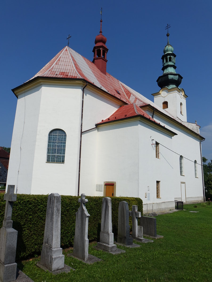 Sedlnice / Sedlnitz, barocke Pfarrkirche St. Michael, erbaut im 18. Jahrhundert (31.08.2019)