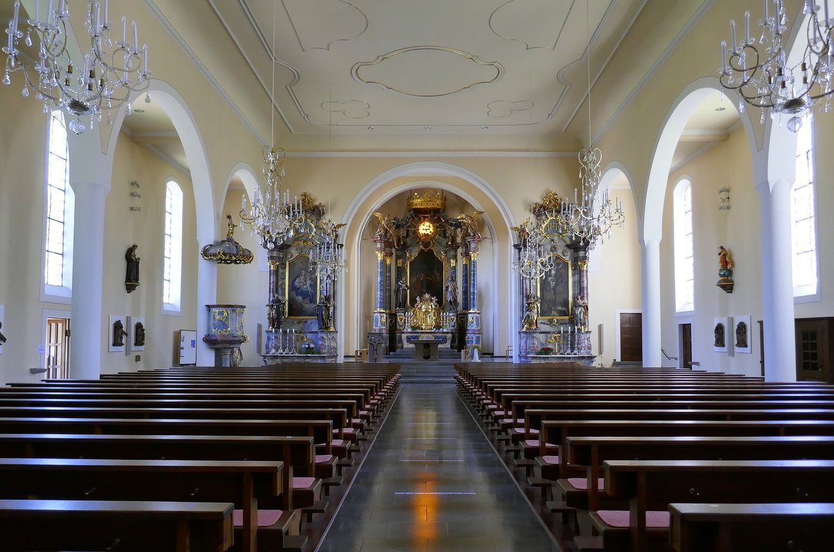 Seelbach, Blick zum Altar in der St.Nikolaus-Kirche, Juli 2020
