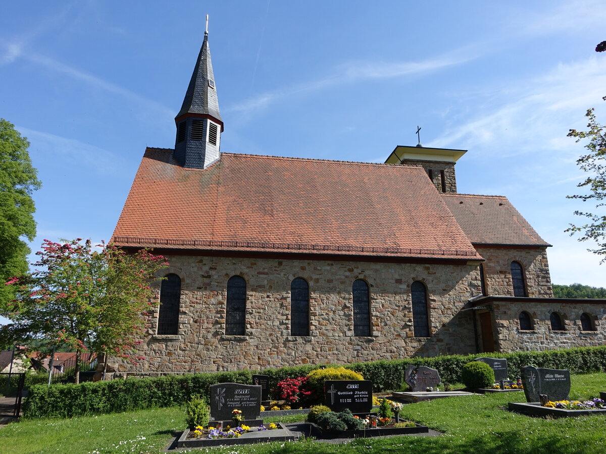Seibelsdorf, Pfarrkirche Hl. Kreuz, erbaut von 1936 bis 1938 (15.05.2022)