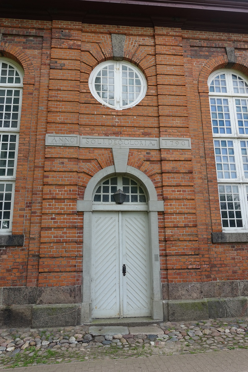 Seiteneingang der St. Nikolai-Kirche in Kappeln am 27.6.2019