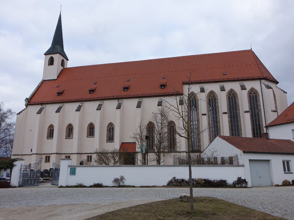 Seligenporten, Klosterkirche Mari Himmelfahrt, seit 1696 Pfarrkirche, Saalbau mit eingezogenem Langchor, Dachreiter und Nonnenempore mit ehemaliger Sepultur und Laienkirche (05.03.2017)