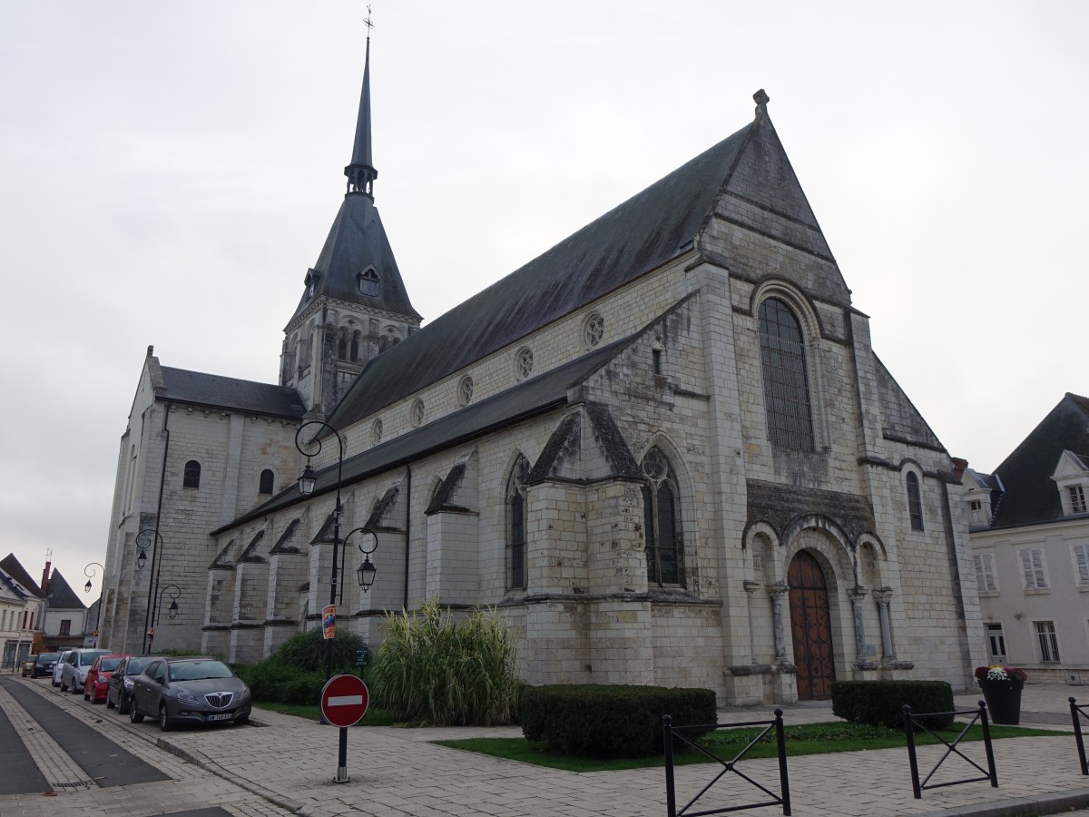 Selles-sur-Cher, Kirche Notre-Dame-la-Blanche, erbaut im 12. Jahrhundert (30.10.2015)