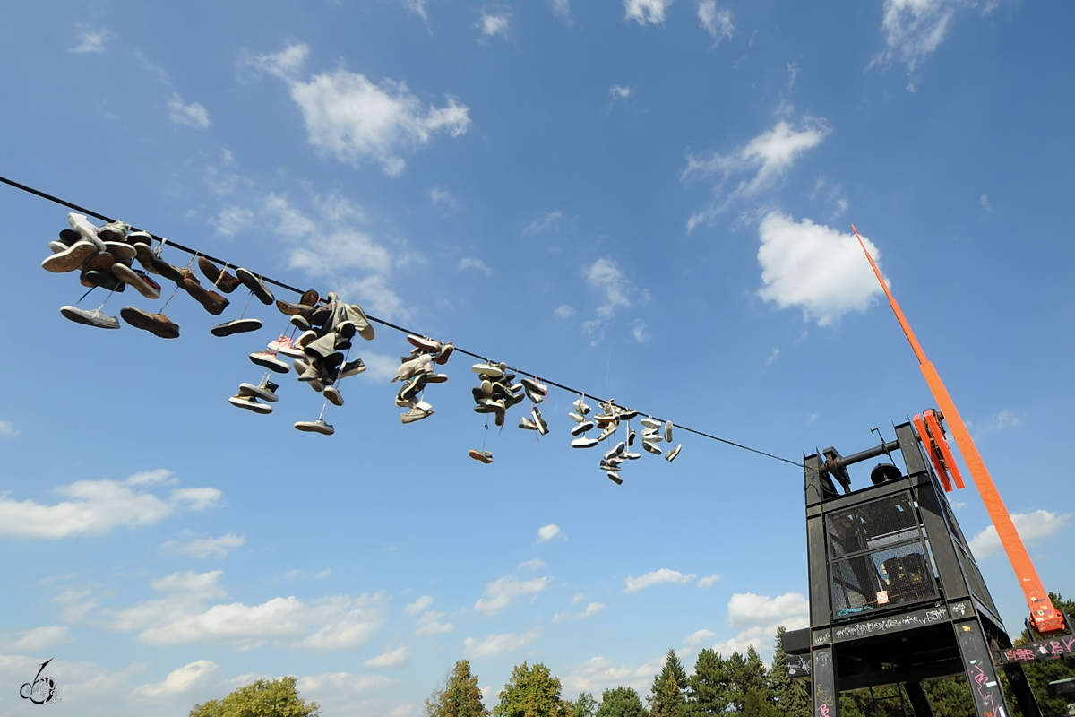 Seltsame  Schuh kunst in Prag. (September 2012)