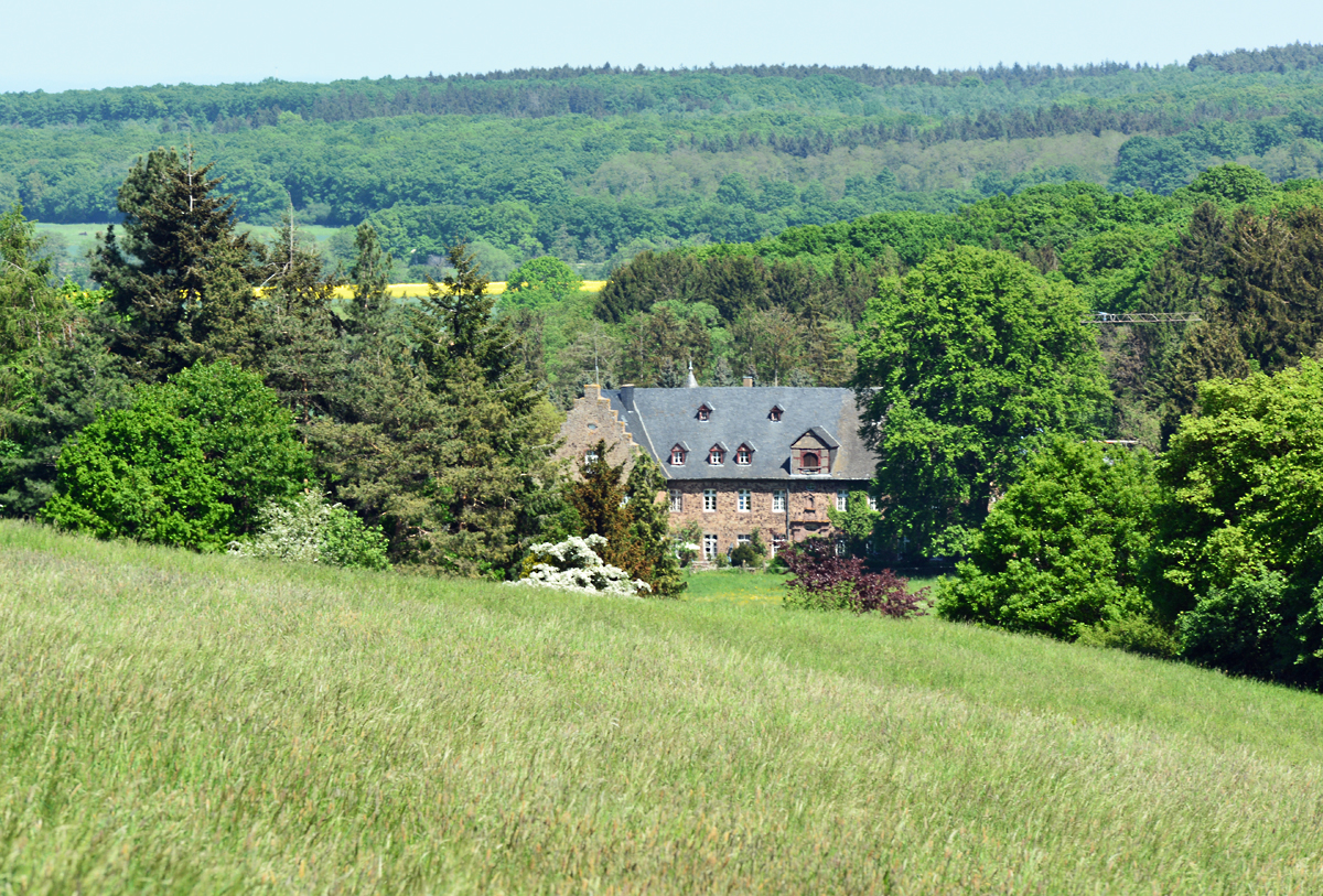 Seminarhaus Kloster Schweinheim, versteckt im Schweinheimer Wald - 13.05.2015