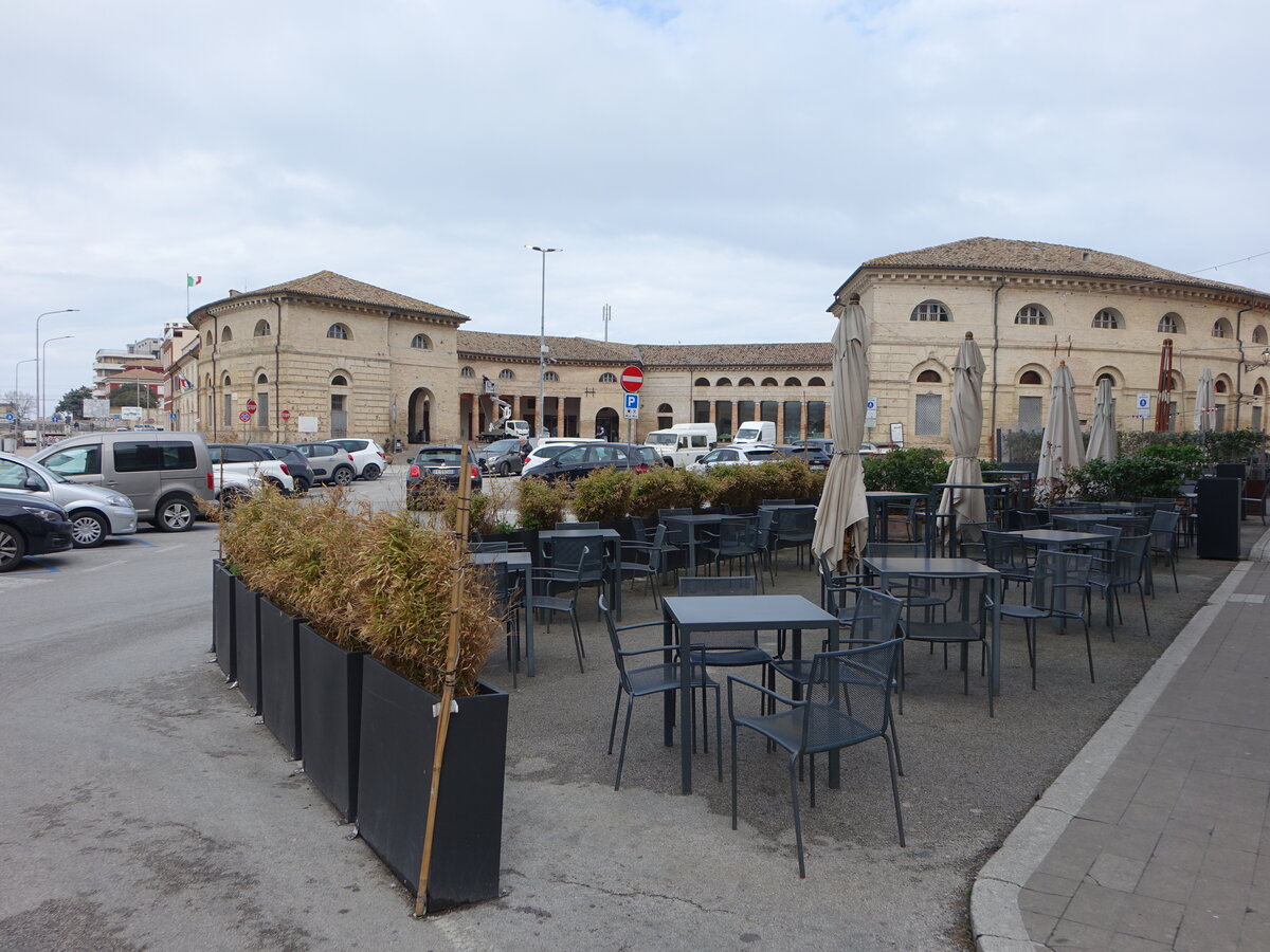 Senigallia, Bibliothek Comunale Antonelliana in der Via Foro Annonario (31.03.2022)