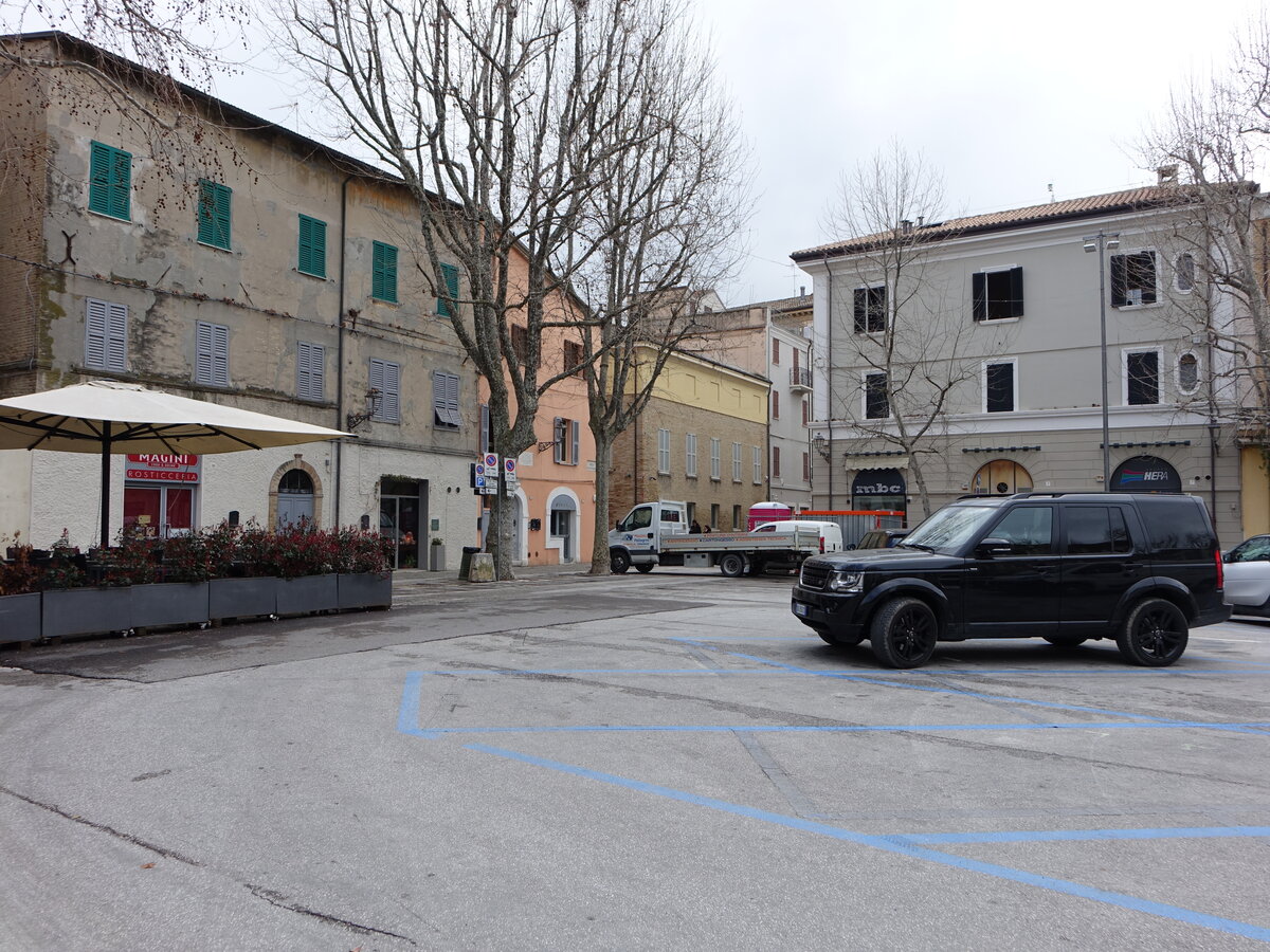 Senigallia, Huser an der Piazza Simoncelli (31.03.2022)