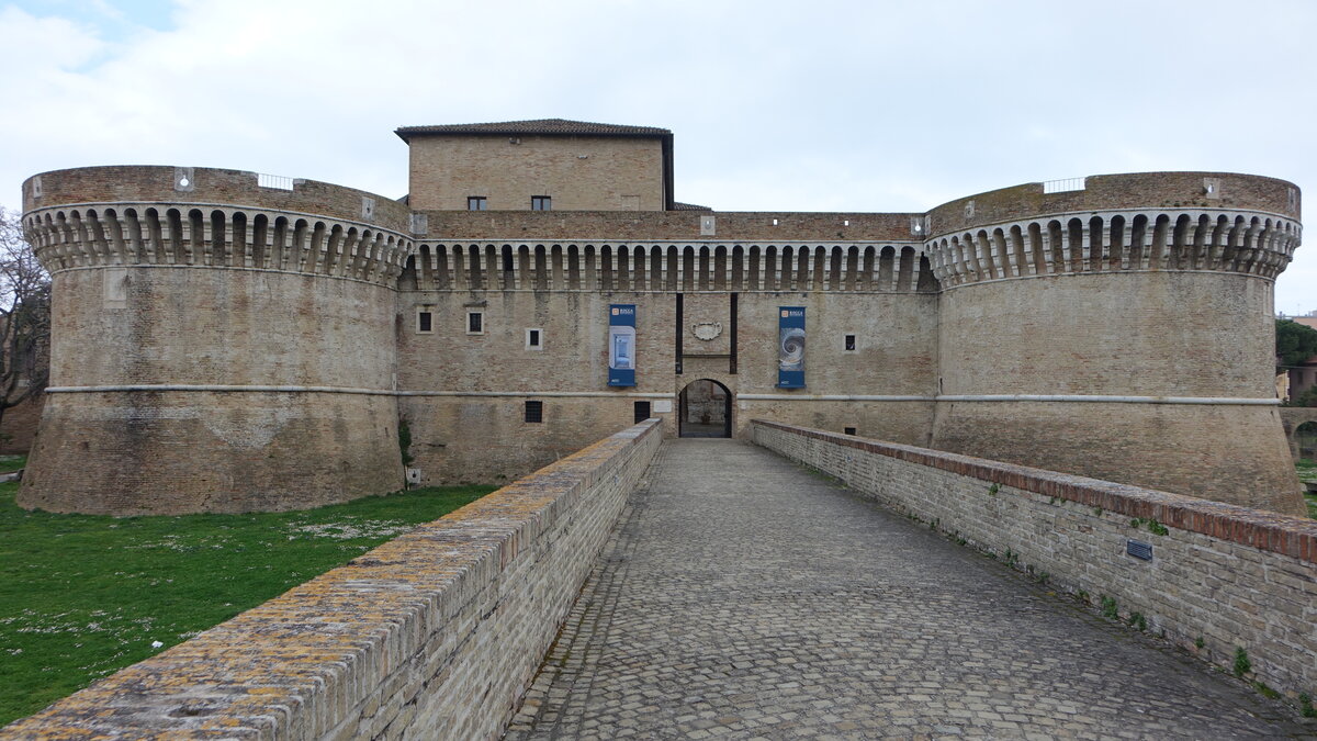 Senigallia, Rocca Roveresca an der Piazza del Duca (31.03.2022)