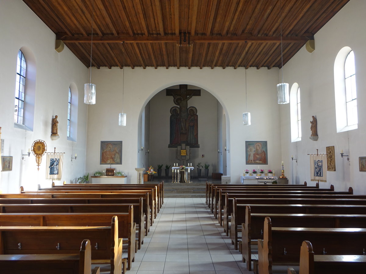 Sennfeld, Innenraum der Pfarrkirche St. Elisabeth, erbaut 1932 (15.10.2018)