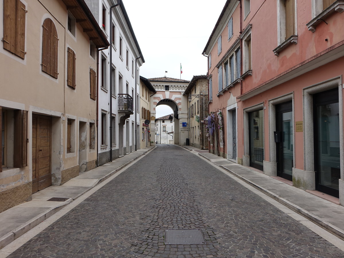 Sesto al Reghena, Stadttor zur Piazza Cardinale Balbo (06.05.2017)