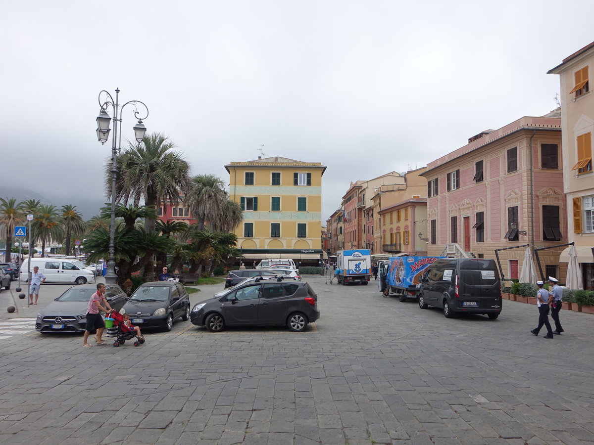 Sestri Levante, Huser an der Piazza Giacomo Matteotti (15.06.2019)