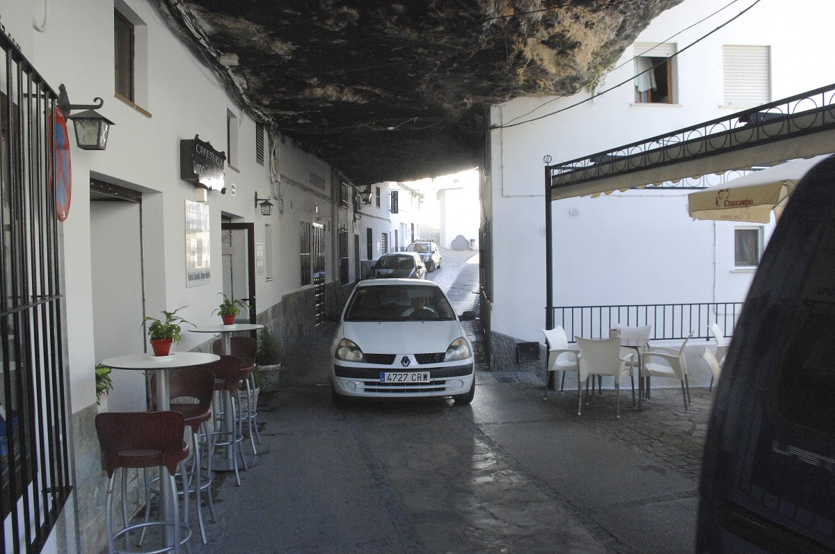 Setenil de las Bodegas (Pueblos blancos) - Andalusien. Aufnahmedatum: 15. Juli 2014.