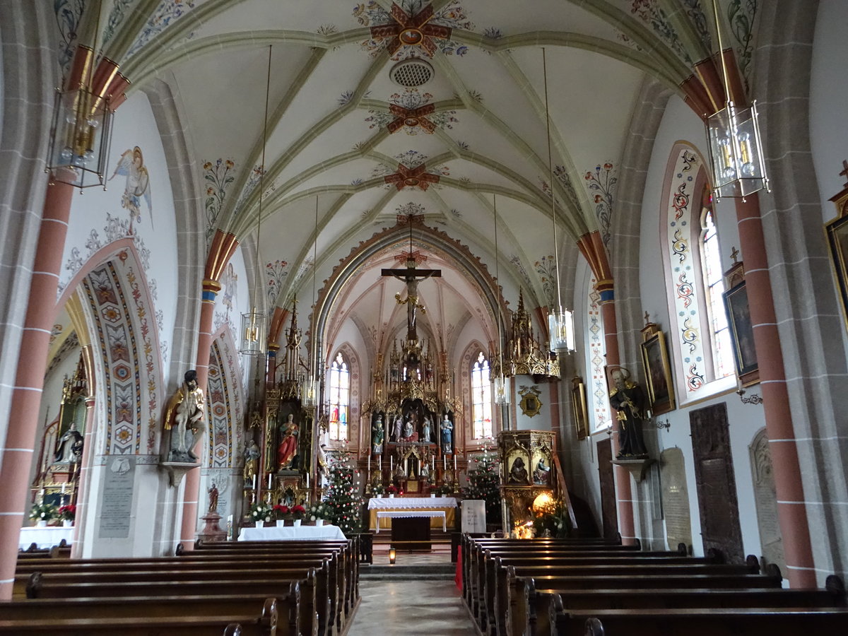 Seyboldsdorf, sptgotischer Innenraum der St. Johannes Kirche (24.12.2016)