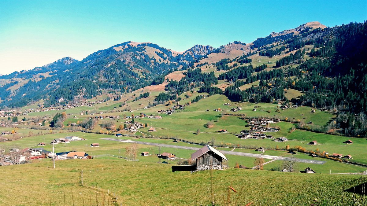 Sicht in Richtung privater Flugplatz Zweisimmen LSTZ - 02.11.2015