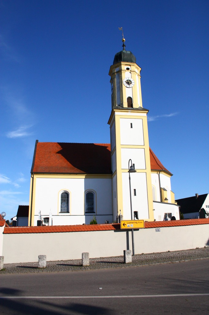 Sielenbach, Pfarrkirche St. Peter und Paul, Saalbau mit eingezogenem Chor und Tonnengewlbe, Turm im Kern sptgotisch, umgestaltet 1716 und 1732/33 (02.11.2014)