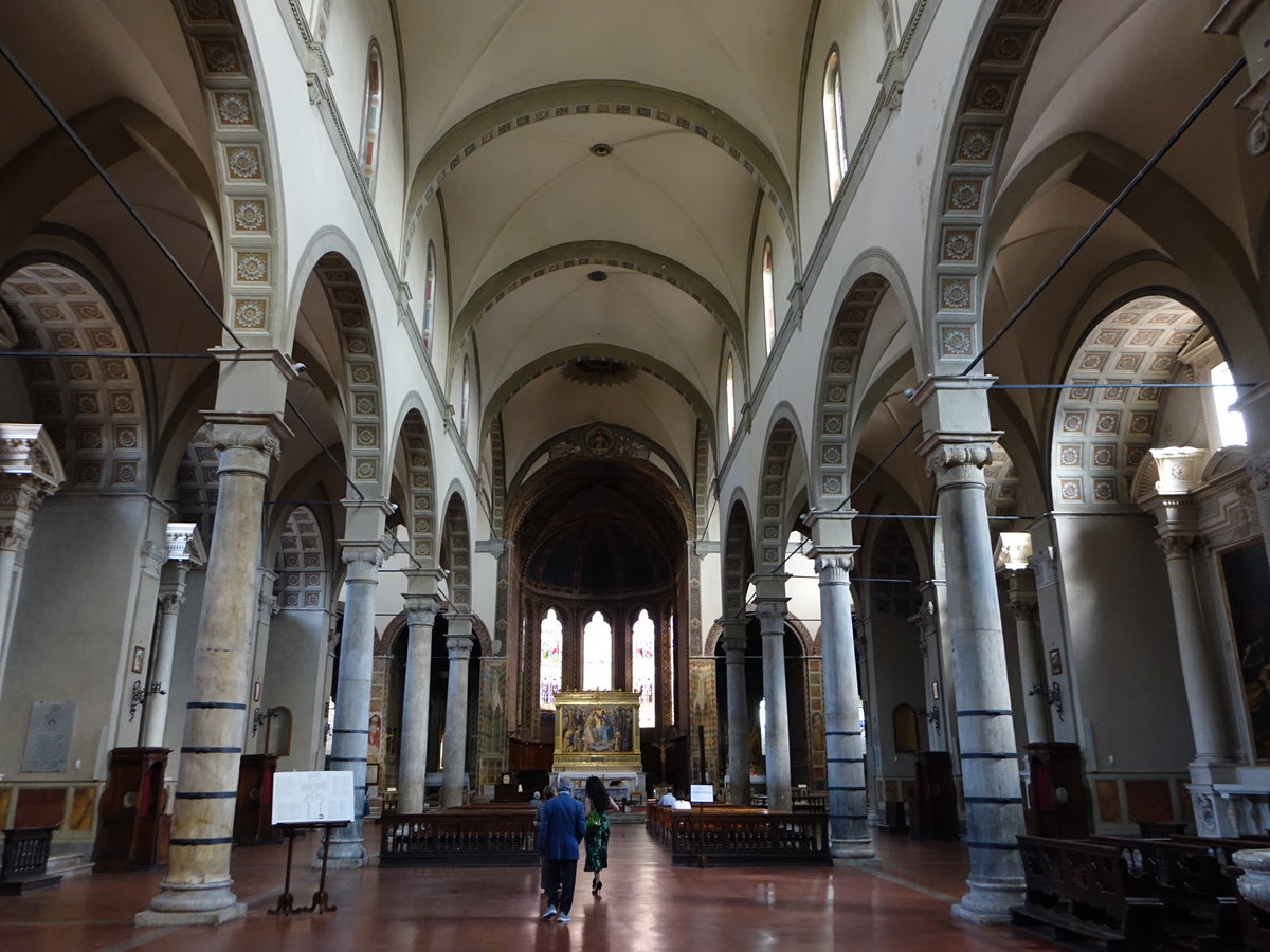 Siena, Innenraum mit jonischen Sulen in der Basilica San Clemente (17.06.2019)