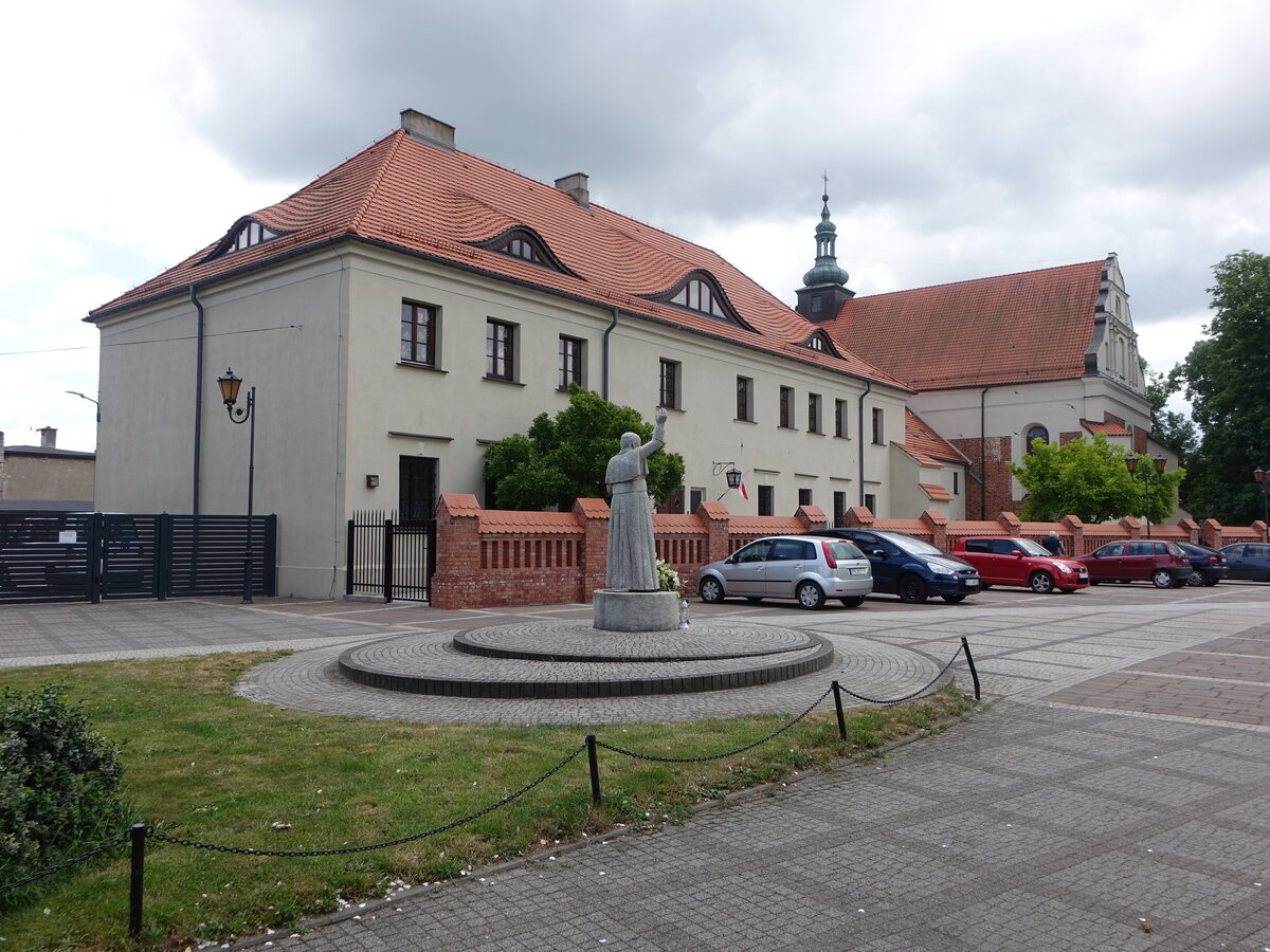 Sieradz, Dominikanerkirche St. Stanislaw, erbaut im 14. Jahrhundert, barockisiert im 17. Jahrhundert (13.06.2021)