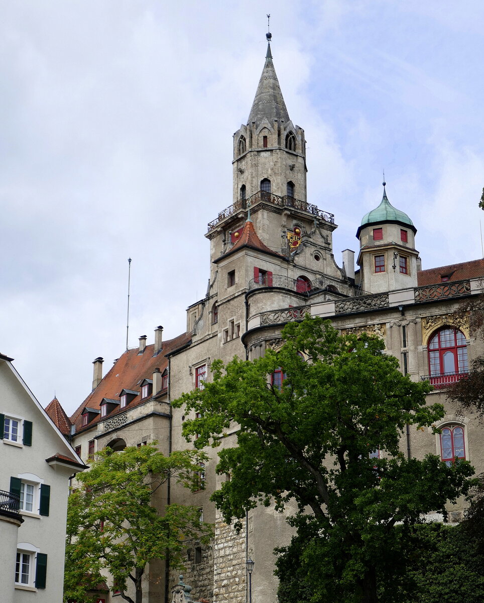 Sigmaringen, Blick vom Marktplatz zum Schlo�turm, Sept.2026