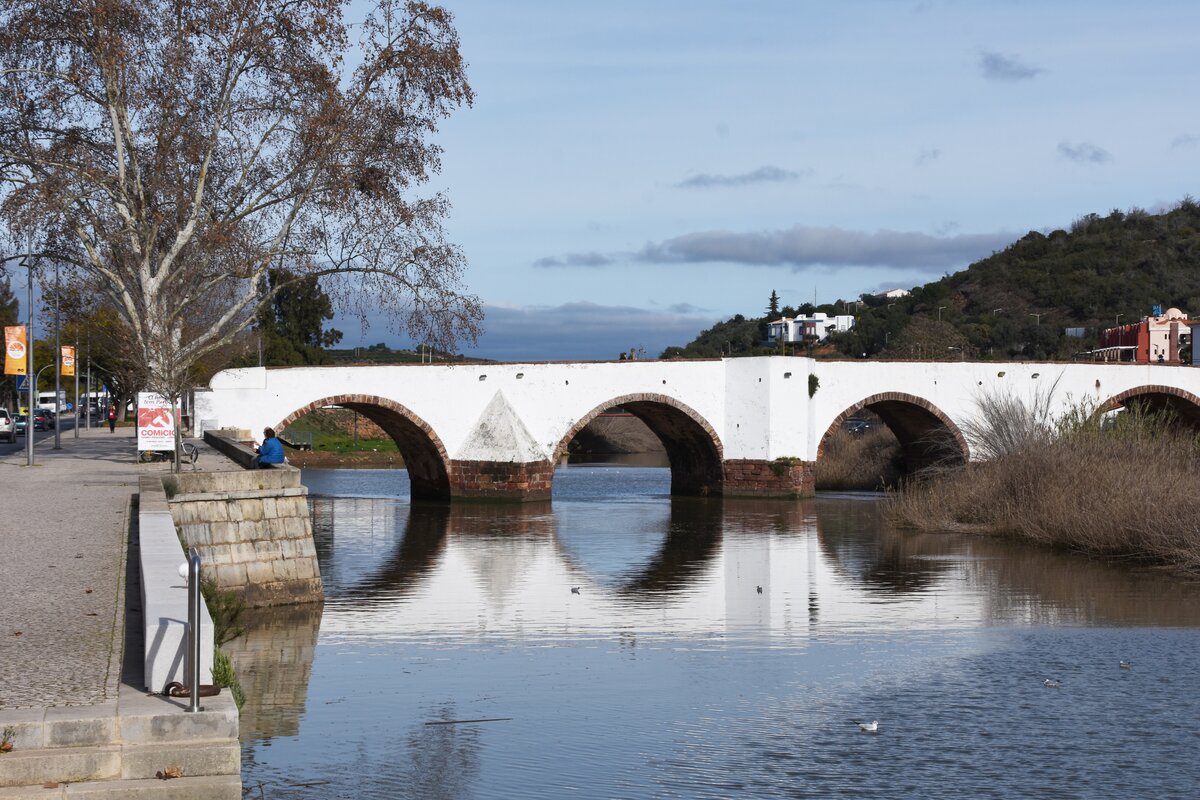 SILVES, 18.02.2022, rmische Brcke ber den Rio Arade