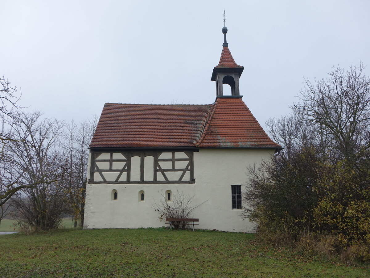 Simmershofen, evangelische Hl. Kreuz Kirche, Chorturmkirche, erbaut im 14. Jahrhundert (27.11.2016)