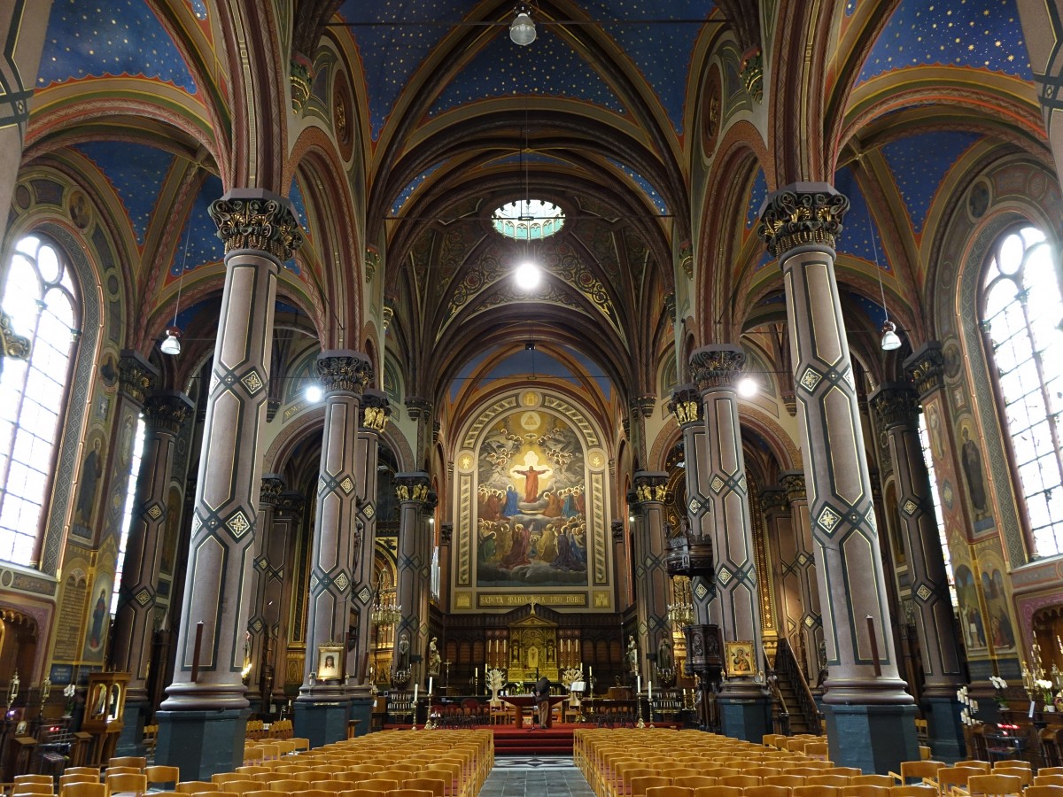 Sint-Niklaas, Innenraum mit Hochaltar der Liebfrauenkirche (29.04.2015)