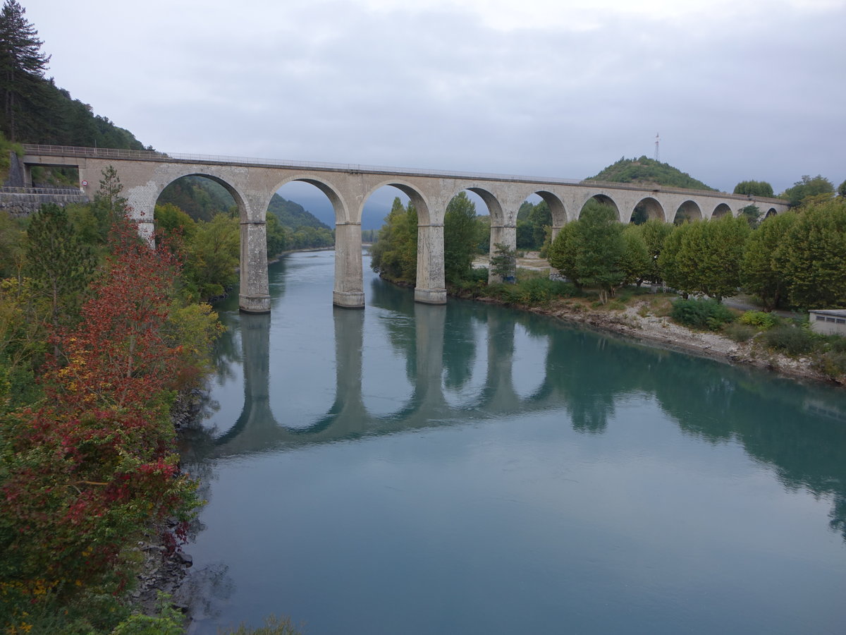 Sisteron, Brcke der D4085 ber den Fluss Le Buech (23.09.2017)